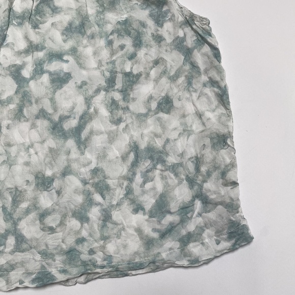 Bella Dahl Smocked Neck Printed Green/White Sleeveless Blouse - Picture 3 of 5